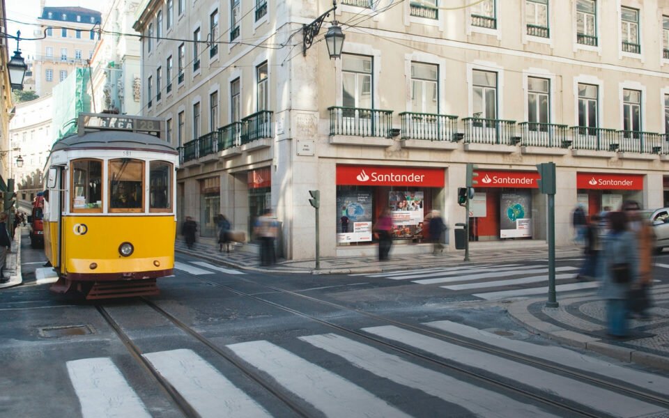 Santander conquista galardão de melhor banco português em ranking global