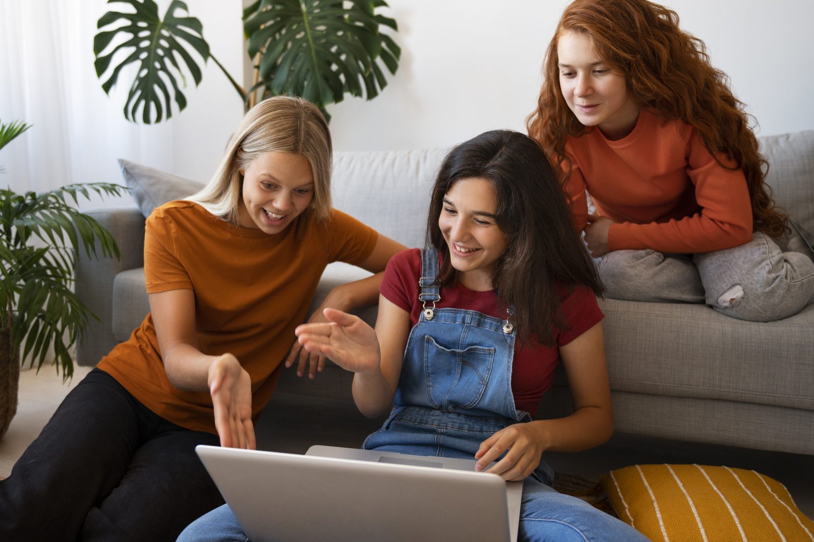 Jovens raparigas portuguesas lideram revolução tecnológica com projetos inovadores