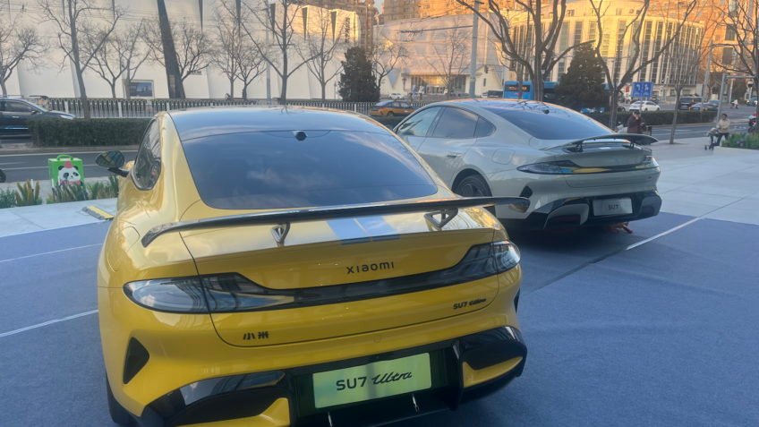Xiaomi enfrenta crise de rentabilidade enquanto aposta bilionária em carros e IA